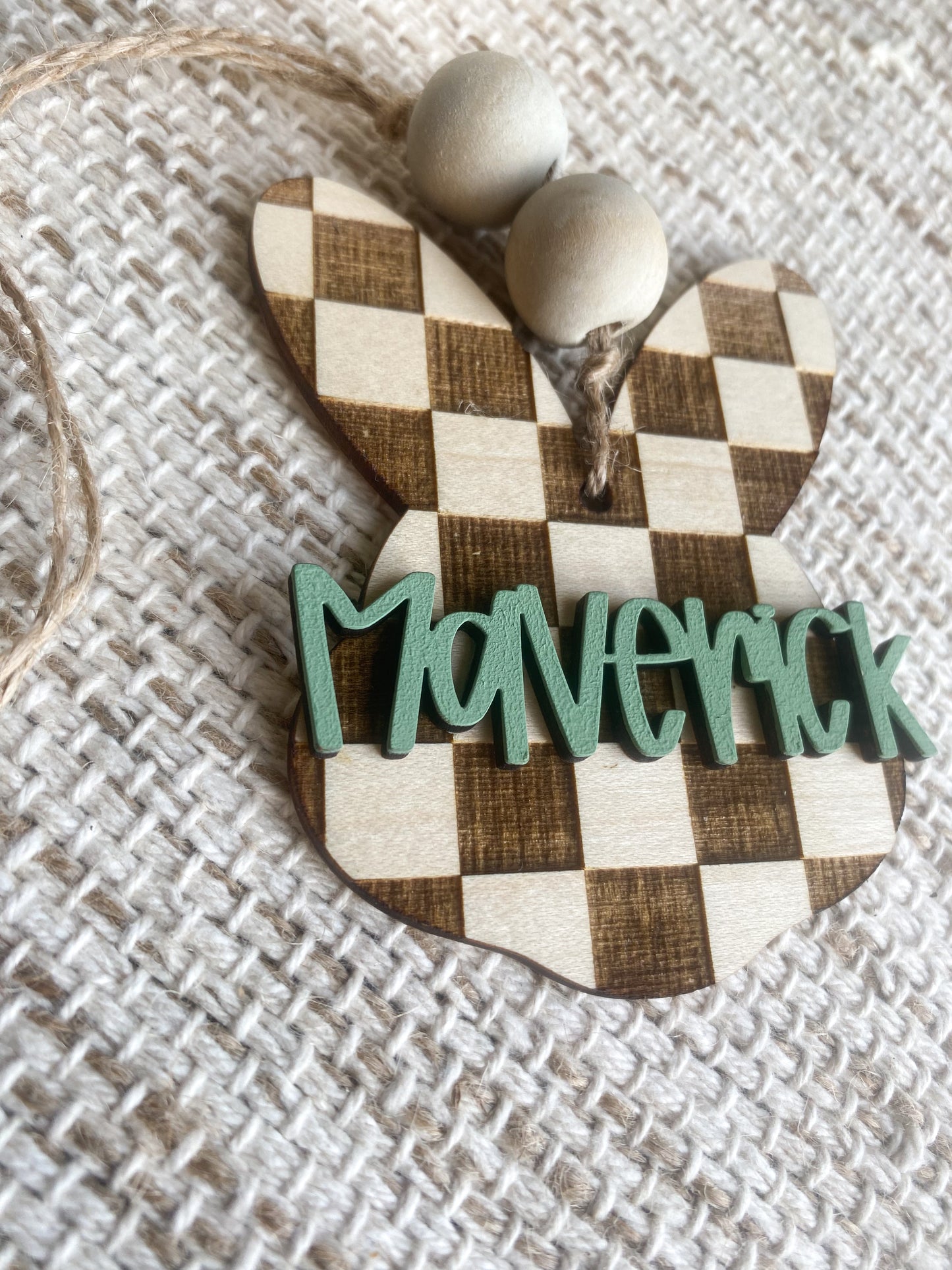 Personalized Checkered Bunny Name Tag – Maple Wood 🐰✨