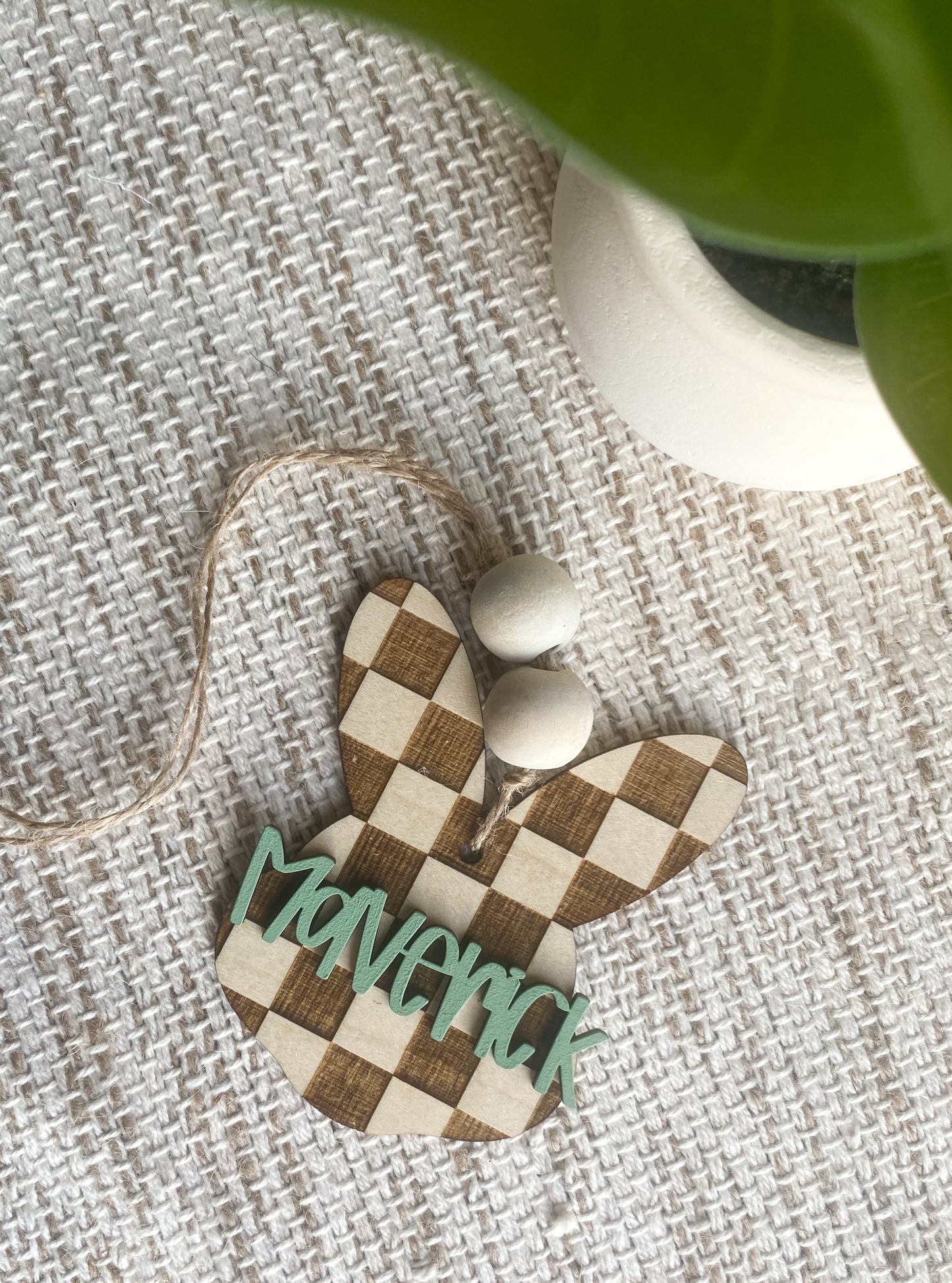 Personalized Checkered Bunny Name Tag – Maple Wood 🐰✨